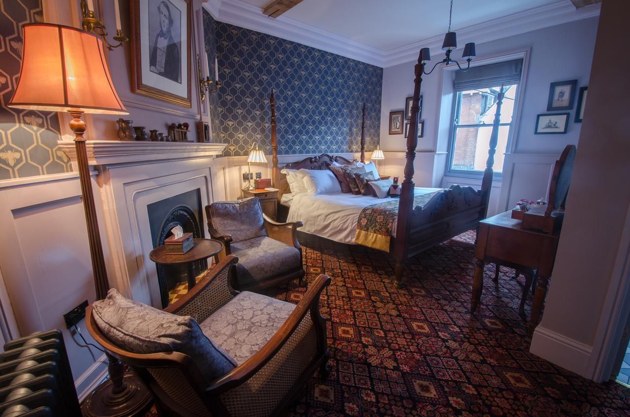 1777. At The Albion Hotel Wimborne Minster Bagian luar foto