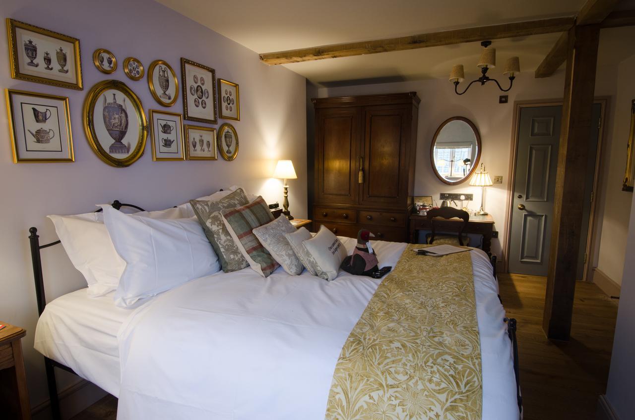 1777. At The Albion Hotel Wimborne Minster Bagian luar foto